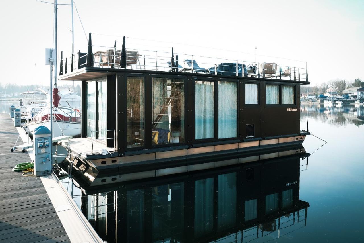 La Dolce Vita House Boat Hotel Lisanza ภายนอก รูปภาพ