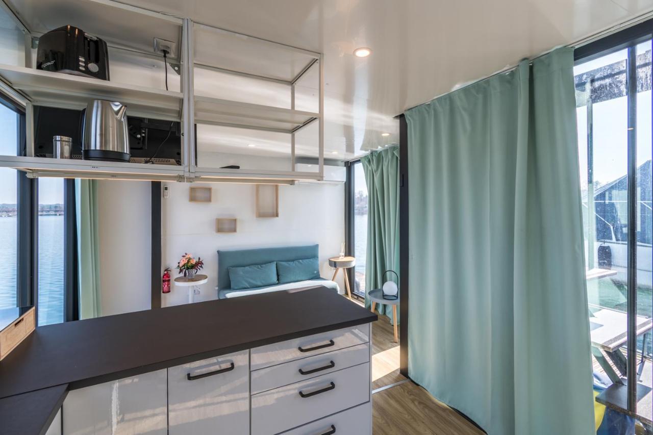 La Dolce Vita House Boat Hotel Lisanza ภายนอก รูปภาพ